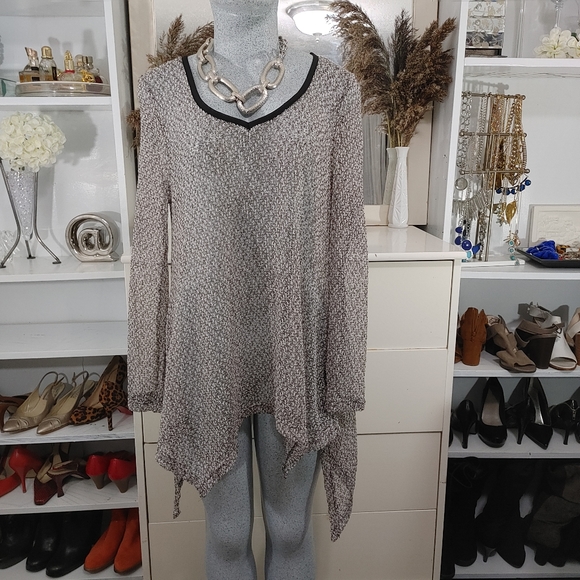 Seduction Sweater Asymmetrical Hem Size M - Picture 8 of 8